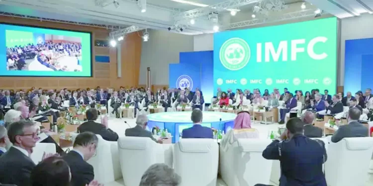 العالم يحتاج مزيدًا من الإقراض لإنقاذ الفقراء: الربيع الساخن للمؤسسات المالية الدولية