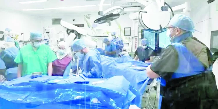 فى‭ ‬إنجاز‭ ‬طبى‭ ‬غير‭ ‬مسبوق‭ ‬لـ«قصر‭ ‬العينى‮»‬ استئصال‭ ‬جهاز‭ ‬منظم‭ ‬لضربات‭ ‬القلب‭ ‬لمصابة‭ ‬بالتهاب‭ ‬بكتيرى