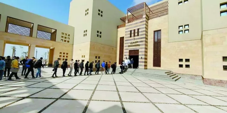 ‮«‬أرض‭ ‬الفيروز‮»‬‭.. ‬جاذبة‭ ‬للمستثمرين‭ ‬و«السكان‮»‬‭.. ‬و‭ ‬فرص‭ ‬عمل‭ ‬للشباب