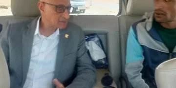 محافظ شمال سيناء يزور مستشفى الشيخ زويد ويهنئ المرضى والجرحى الفلسطينيين