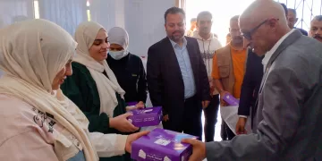 محافظ شمال سيناء يزور مستشفى الشيخ زويد ويهنئ المرضى والجرحى الفلسطينيين