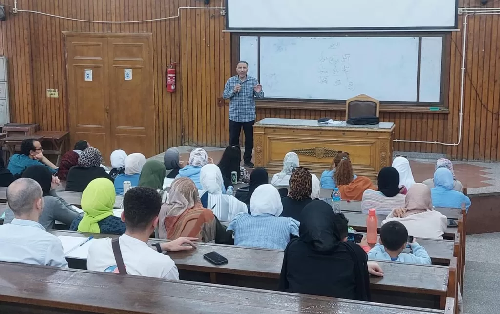 بدء الدراسة بالفصل الثاني بمركز التعليم المدمج بجامعة القاهرة بتجهيزات كاملة 2 - جريدة الجمهورية WhatsApp Image 2025 04 04 at 2.50.54 PM - جريدة الجمهورية