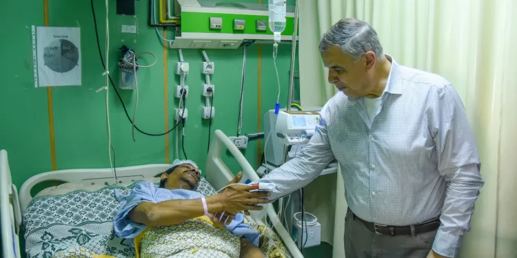 الإسكندرية تواسي «محمد»: شقة جديدة وفرصة عمل بعد فقدانه أسرته في انهيار العقار 1 - جريدة الجمهورية الإسكندرية تواسي «محمد»: شقة جديدة وفرصة عمل بعد فقدانه أسرته في انهيار العقار