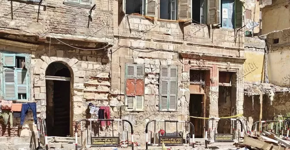 الإسكندرية تواسي «محمد»: شقة جديدة وفرصة عمل بعد فقدانه أسرته في انهيار العقار 5 - جريدة الجمهورية WhatsApp Image 2025 04 04 at 4.31.40 PM 3 - جريدة الجمهورية