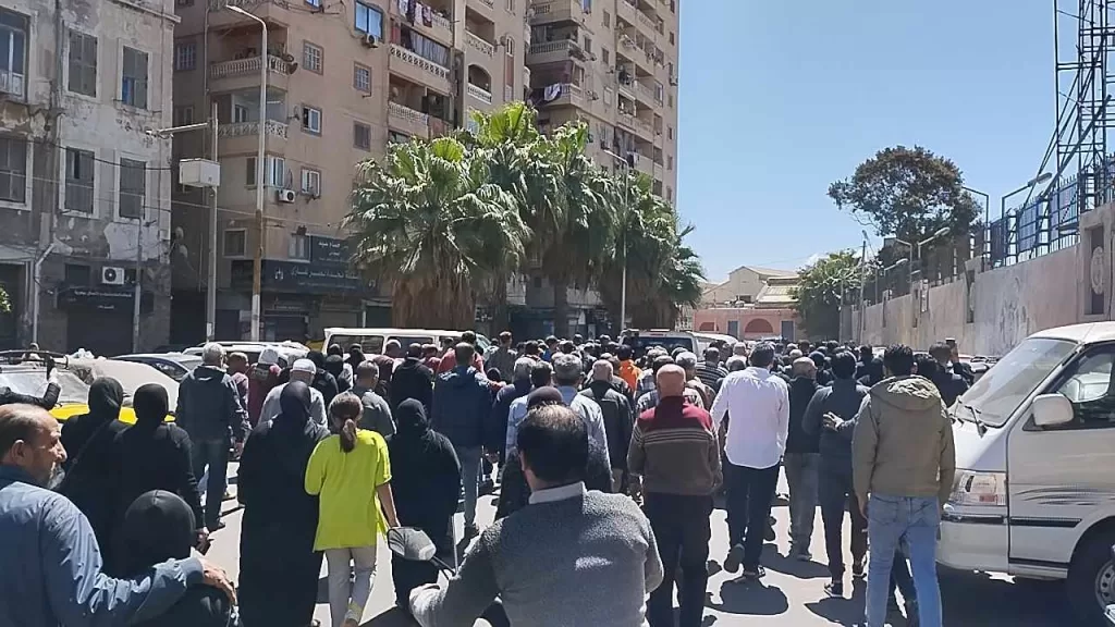 الإسكندرية تواسي «محمد»: شقة جديدة وفرصة عمل بعد فقدانه أسرته في انهيار العقار 7 - جريدة الجمهورية WhatsApp Image 2025 04 04 at 4.31.41 PM 1 - جريدة الجمهورية