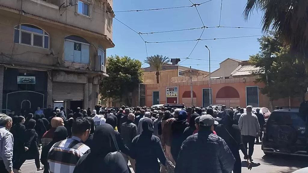 الإسكندرية تواسي «محمد»: شقة جديدة وفرصة عمل بعد فقدانه أسرته في انهيار العقار 8 - جريدة الجمهورية WhatsApp Image 2025 04 04 at 4.31.41 PM - جريدة الجمهورية