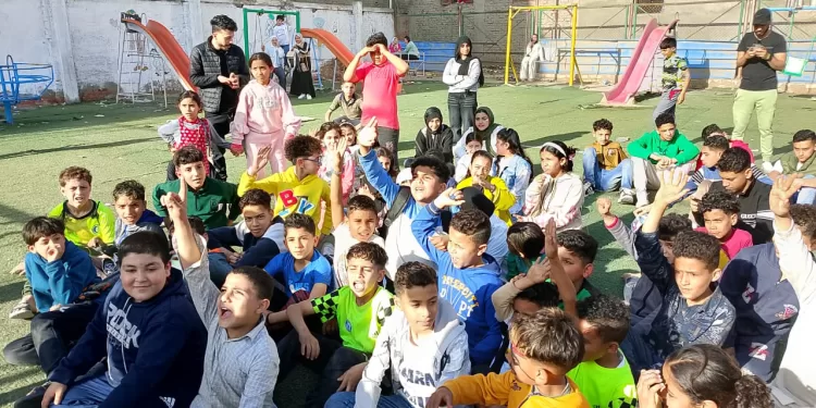 إحتفالاً بيوم الوفاء مراكز شباب الغربية تنظم إحتفالات ترفيهية في أول جمعة من أبريل 1 - جريدة الجمهورية الإسكندرية تواسي «محمد»: شقة جديدة وفرصة عمل بعد فقدانه أسرته في انهيار العقار