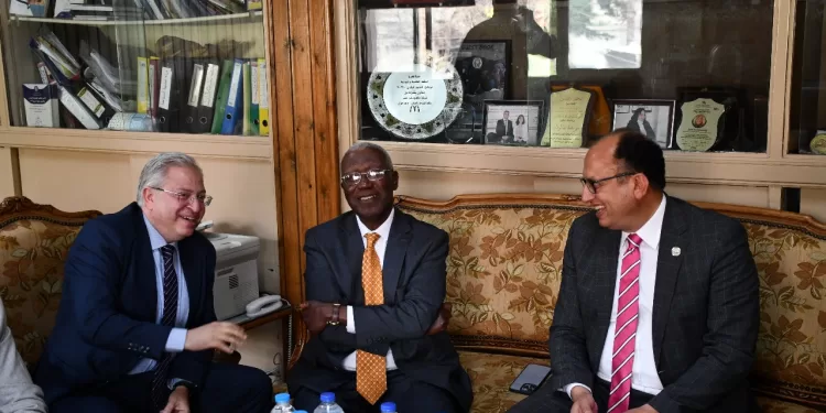 تعزيز الشراكة بين جامعة حلوان وأوغندا في مجالات التعليم والسياحة 1 - جريدة الجمهورية تعزيز الشراكة بين جامعة حلوان وأوغندا في مجالات التعليم والسياحة