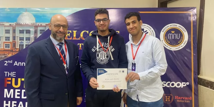 طلاب طب المنصورة الجديدة يحرزون المركز الثاني لأفضل بوستر علمي في مؤتمر المنصورة الأهلية