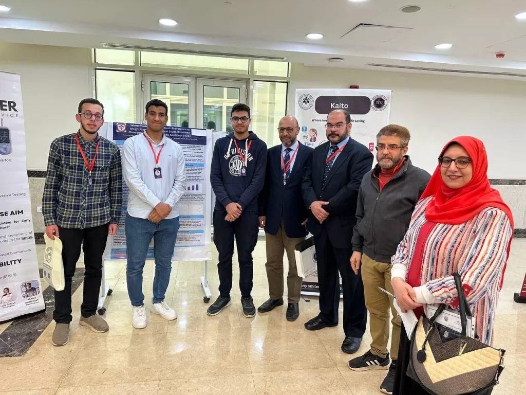 طلاب طب المنصورة الجديدة يحرزون المركز الثاني لأفضل بوستر علمي في مؤتمر المنصورة الأهلية 2 - جريدة الجمهورية WhatsApp Image 2025 04 17 at 12.55.22 PM 2 - جريدة الجمهورية