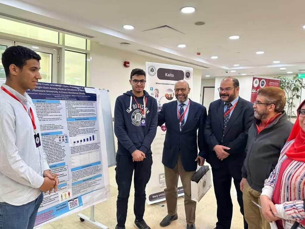 طلاب طب المنصورة الجديدة يحرزون المركز الثاني لأفضل بوستر علمي في مؤتمر المنصورة الأهلية 7 - جريدة الجمهورية WhatsApp Image 2025 04 17 at 12.55.23 PM - جريدة الجمهورية