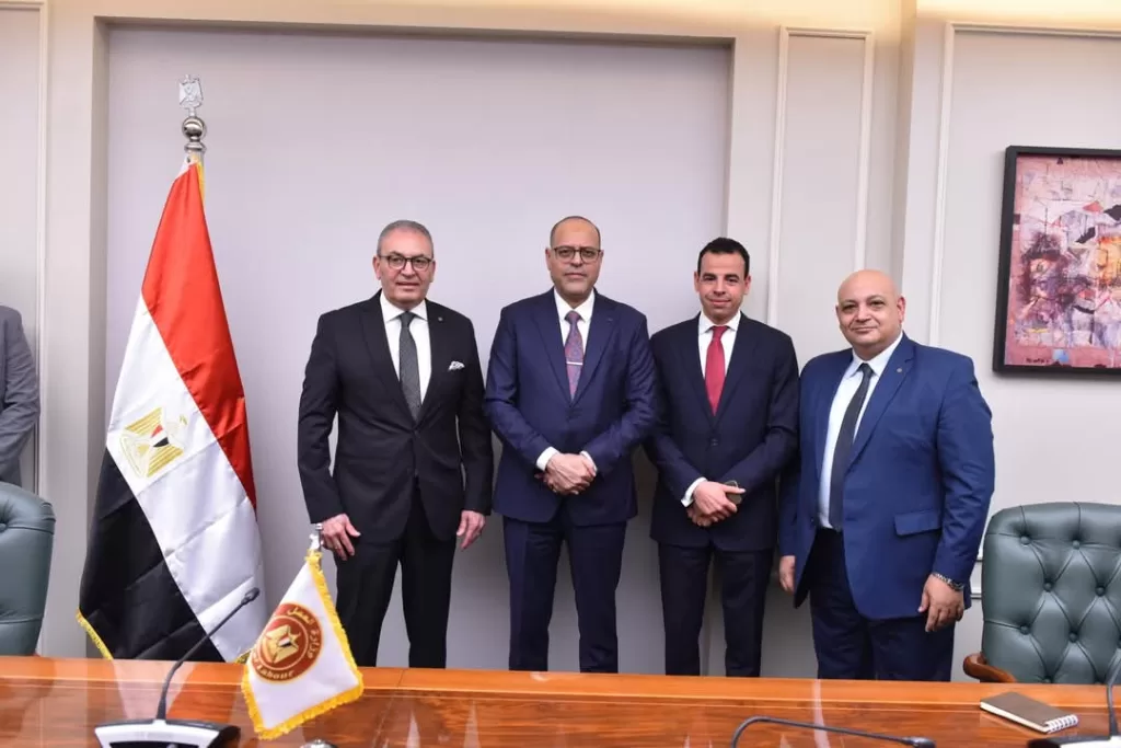 وزارة العمل وغرفة الملابس توقعان بروتوكول تعاون لتأهيل الكوادر وتوفير فرص عمل جديدة 3 - جريدة الجمهورية WhatsApp Image 2025 04 17 at 5.07.42 PM - جريدة الجمهورية