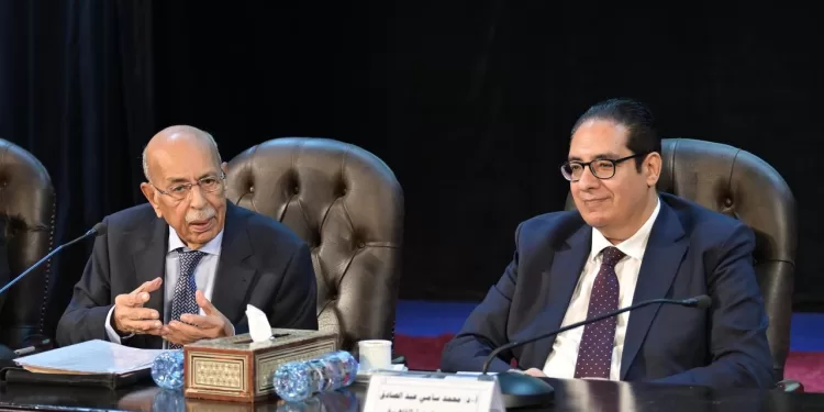إحياءً لذكرى النصر القانوني.. د. مفيد شهاب يستعرض ملحمة استرداد طابا بجامعة القاهرة