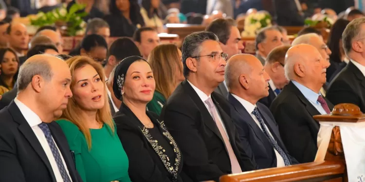 ياسمين فؤاد تشارك الأقباط فرحتهم بالعيد وتشيد بجهود الكنيسة في دعم القضايا الوطنية والبيئية