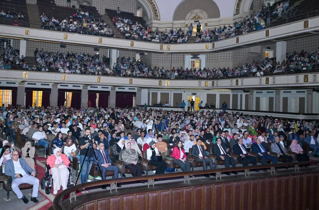 بمشاركة 1500 طالب.. رئيس جامعة القاهرة يشيد بالعرض المسرحي «حاجة تخوّف» كأداة لبناء الوعي المجتمعي 7 - جريدة الجمهورية WhatsApp Image 2025 04 23 at 8.57.37 AM 1 - جريدة الجمهورية