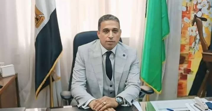 مبنى مدرسة العدالة بالجيزة يشهد كارثة.. شقوق وثعابين تثير الذعر بين الطلاب