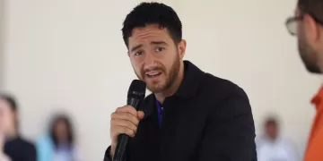 الفنان أحمد مالك: التميز المهني هو الطريق الحقيقي للنجاح