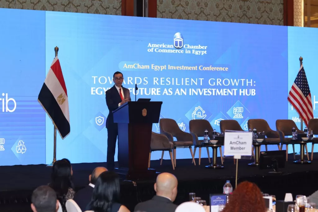 «الخطيب» يستعرض استراتيجية الدولة لجذب الاستثمارات في مؤتمر الغرفة التجارية الأمريكية 2 - جريدة الجمهورية WhatsApp Image 2025 04 29 at 9.00.39 PM - جريدة الجمهورية