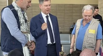 إسبانيا تتكفل برعاية واستضافة 13 مريضًا فلسطينيًا مصابًا بأمراض الأورام و23 من أفراد أسرهم