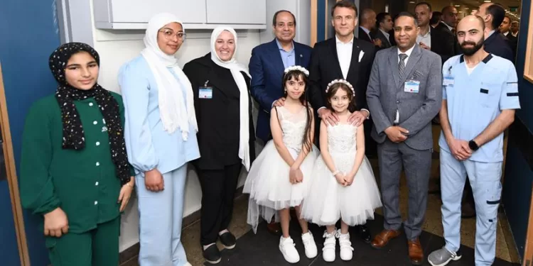 فيديو| الرئيس عبد الفتاح السيسي ونظيره الفرنسي يقومان بزيارة إلى مدينة العريش بشمال سيناء