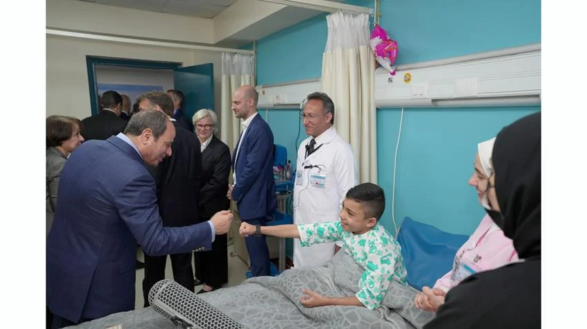 فيديو| الرئيس عبد الفتاح السيسي ونظيره الفرنسي يقومان بزيارة إلى مدينة العريش بشمال سيناء 10 - جريدة الجمهورية pp 16 jpg - جريدة الجمهورية