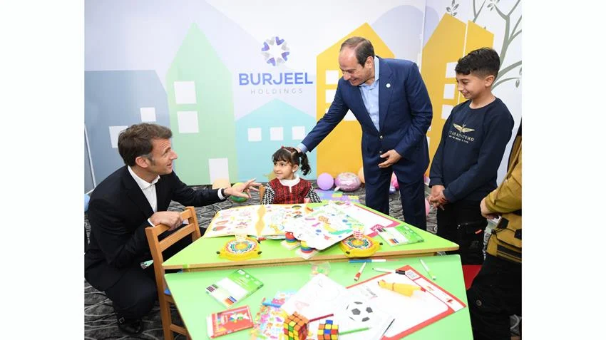فيديو| الرئيس عبد الفتاح السيسي ونظيره الفرنسي يقومان بزيارة إلى مدينة العريش بشمال سيناء 6 - جريدة الجمهورية pp 23 jpg - جريدة الجمهورية