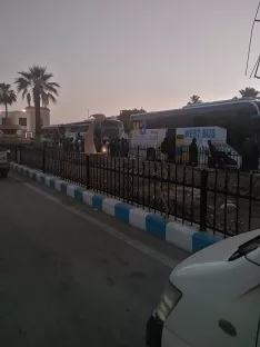 «حجاج مطروح» يبدأون رحلتهم على متن 3 أتوبيسات «مجانية» للمطار 4 - جريدة الجمهورية 1 201 - جريدة الجمهورية