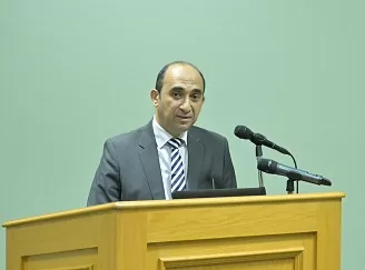 «جامعة القاهرة» توقع اتفاقية مع الأكاديمية الأوروبية لأمراض الصوت لتعزيز أبحاث الليزر في الحنجرة 7 - جريدة الجمهورية 1 214 - جريدة الجمهورية