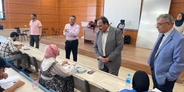 رئيس جامعة «بنها الأهلية» يتابع سير الامتحانات بكليتي علوم الحاسب والاقتصاد