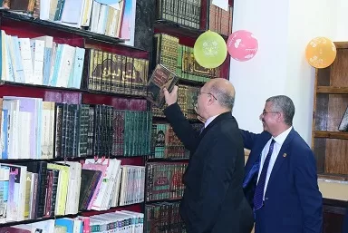 «رئيس جامعة سوهاج» يفتتح مكتبتين تضمّان«3057» كتابًا ومعرضًا طلابيًا 6 - جريدة الجمهورية 10 12 - جريدة الجمهورية