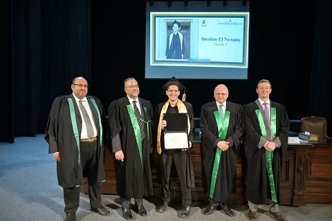 جامعة القاهرة تحتفل بتخريج دفعة جديدة من كلية حقوق السوربون.. وتؤكد التميز الأكاديمي 7 - جريدة الجمهورية 10 36 - جريدة الجمهورية