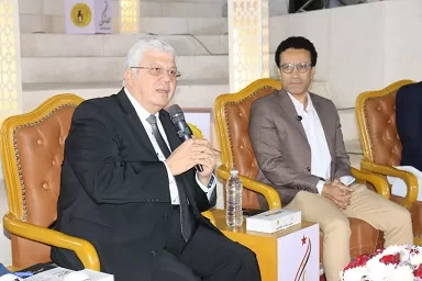 «وزير التعليم العالي» يكرم «الفنان سامح حسين» في «صالون القادة الثقافي» تقديرًا لدوره في نشر الفن الهادف 13 - جريدة الجمهورية 13 2 - جريدة الجمهورية