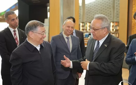 «مكتبة الإسكندرية» ترحب بعضو المكتب السياسي للجنة المركزية للحزب الشيوعي الصيني 16 - جريدة الجمهورية 16 5 - جريدة الجمهورية