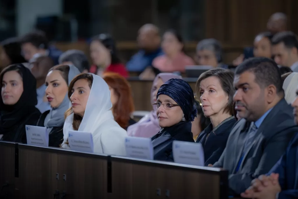 حاكم الشارقة يتسلم تكريماً خاصاً من اليونسكو..بمناسبة إنجاز المعجم التاريخي للغة العربية وإدراجه في مكتبة اليونسكو 5 - جريدة الجمهورية 17 2 1 - جريدة الجمهورية