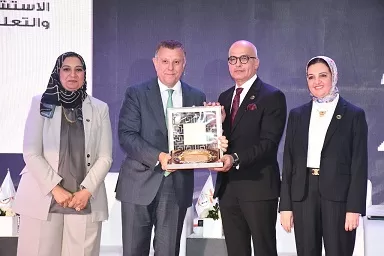 رئيس «جامعة حلوان» يشارك في فعاليات مؤتمر عين شمس الدولي احتفالًا بـ 75 عامًا من الريادة 16 - جريدة الجمهورية 18 2 - جريدة الجمهورية