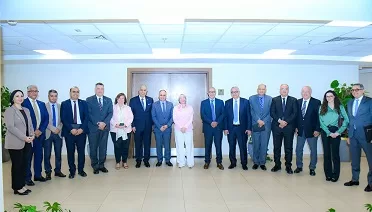 حوار مثمر.. وزيرة البيئة ورجال الأعمال يبحثون آليات تطوير الاستثمار البيئي 2 - جريدة الجمهورية 2 200 - جريدة الجمهورية