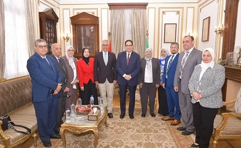 «طب بيطري القاهرة» تحتفظ بتميزها.. تجديد الاعتماد المؤسسي والبرامجي من الهيئة القومية للجودة 2 - جريدة الجمهورية 2 262 - جريدة الجمهورية