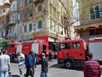 «الحماية المدنية بالإسكندرية» تسيطر على حريق بمطعم قرب «سينما مترو» وتنقذ المنطقة من كارثة 2 - جريدة الجمهورية 2 36 - جريدة الجمهورية