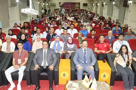 «بناء الوعي ومواجهة التطرف».. شباب الجامعات في حوار مفتوح بمعهد إعداد القادة 3 - جريدة الجمهورية 2 49 - جريدة الجمهورية