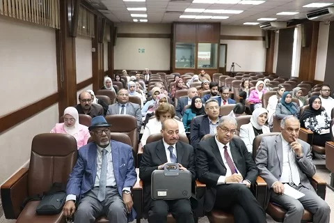 برعاية «عبد الصادق»: «جامعة القاهرة» تناقش التقرير الاستراتيجي العربي بمشاركة نخبة من الخبراء والأكاديميين 3 - جريدة الجمهورية 2 7 - جريدة الجمهورية