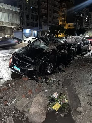 ليلة رعب في الثغر.. إعصار مفاجئ يخترق الإسكندرية ويقلب الشوارع رأسًا على عقب 21 - جريدة الجمهورية 22 9 - جريدة الجمهورية