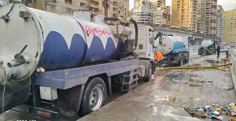 ليلة رعب في الثغر.. إعصار مفاجئ يخترق الإسكندرية ويقلب الشوارع رأسًا على عقب 26 - جريدة الجمهورية 27 1 - جريدة الجمهورية