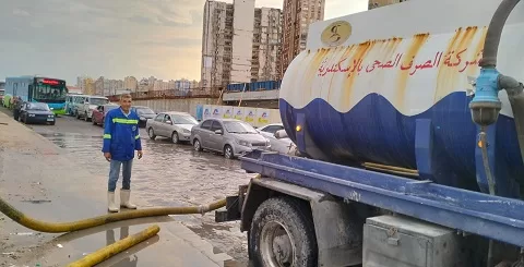 ليلة رعب في الثغر.. إعصار مفاجئ يخترق الإسكندرية ويقلب الشوارع رأسًا على عقب 27 - جريدة الجمهورية 28 1 - جريدة الجمهورية