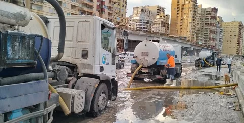 ليلة رعب في الثغر.. إعصار مفاجئ يخترق الإسكندرية ويقلب الشوارع رأسًا على عقب 28 - جريدة الجمهورية 29 1 - جريدة الجمهورية
