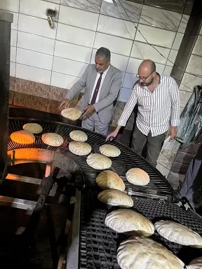 الدقهلية: ضبط أكثر من 5 أطنان من الدقيق ومصنعات اللحوم والرنجة المخالفة 4 - جريدة الجمهورية 3 13 - جريدة الجمهورية