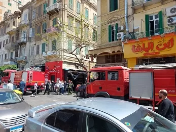 «الحماية المدنية بالإسكندرية» تسيطر على حريق بمطعم قرب «سينما مترو» وتنقذ المنطقة من كارثة 3 - جريدة الجمهورية 3 32 - جريدة الجمهورية