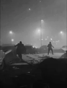 ليلة رعب في الثغر.. إعصار مفاجئ يخترق الإسكندرية ويقلب الشوارع رأسًا على عقب 30 - جريدة الجمهورية 31 1 - جريدة الجمهورية