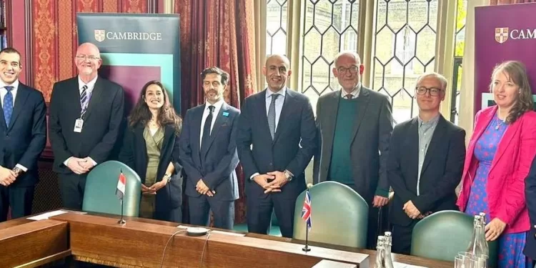 استراتيجية جديدة لتدريس الإنجليزية.. «التعليم» و«كامبريدج» يوقعان اتفاقية لتأهيل المعلمين وتطوير المناهج