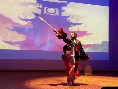طالب «ألسن» عين شمس «كيرولس» يحصد «جائزة البطل» في مسابقة جسر اللغة الصينية 5 - جريدة الجمهورية 4 13 - جريدة الجمهورية