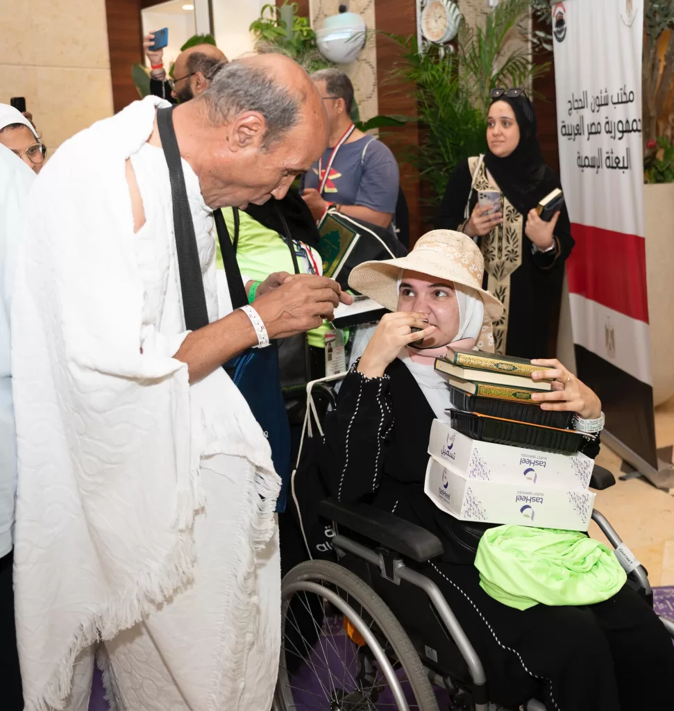 بكرسيّ متحرك وقلب لا يعرف المستحيل.. «إيناس» تصل إلى مكة المكرمة لأداء فريضة الحج 2 - جريدة الجمهورية 4f7ab3b2 7e2d 4e73 9d58 46d7cbc53990 - جريدة الجمهورية